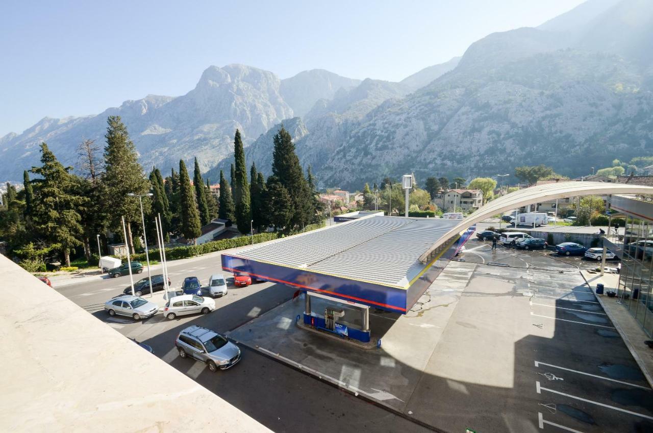 Apartments Anita With Garage Parking Kotor Exterior foto